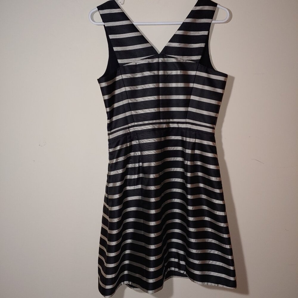 J Crew Fit and Flare Deep V-Neck Stripe Mini Dress Black Silver Stripes  Size 6 - Picture 7 of 7
